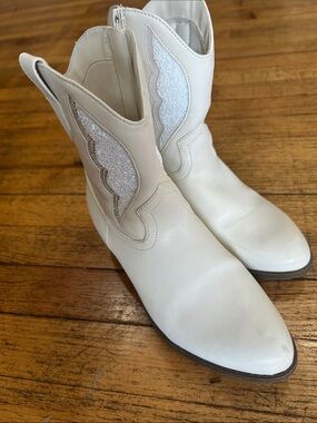Kids White Western Glitter Wing Ankle Boots